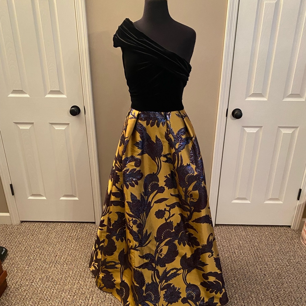 THEIA Couture Gown Size 6